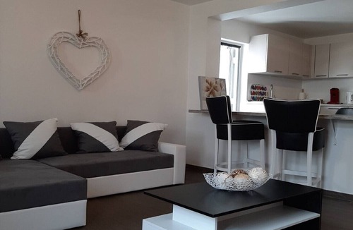 Bousignies-sur-Roc House | Maison de Campagne en Pierre Bleue-wifi et Parking