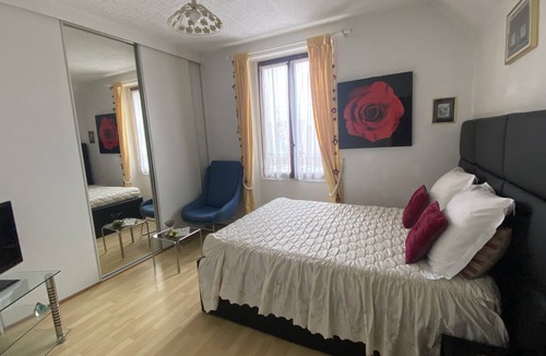 Nogent-sur-Oise House | Maison de Vacances