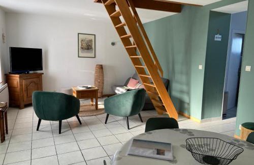 Hesdin-l'Abbe House | Maison de village avec jardin 15mn des plages, wifi, 2 chambres, jardin