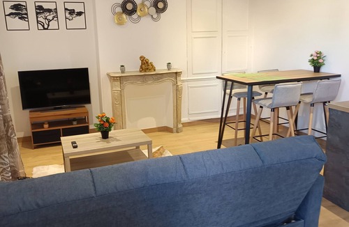 Pont-Sainte-Maxence Apartment | Maison des Oliviers
