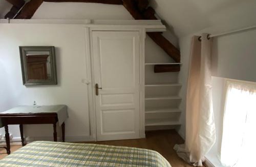 Fontaine-Chaalis House | Maison des Roses