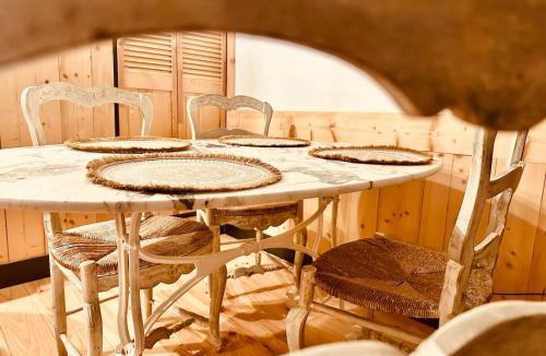 Pont-du-Navoy House | Maison du Clos de la Gare