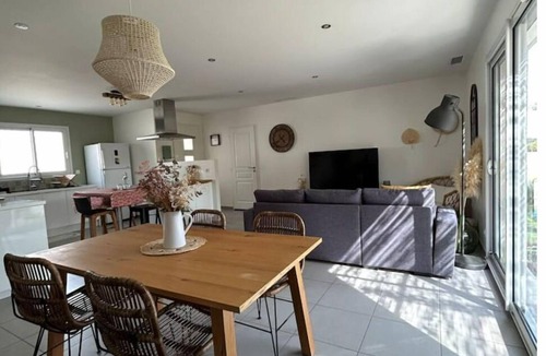 Cournonsec House | Maison Entre mer et Garrigue