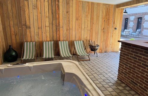 Eu House | Maison Eudoise, swimming pool and spa