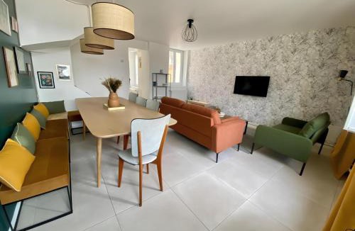 Coteaux Ouest Apartment | Maison familiale avec extérieur Ménage et linges inclus