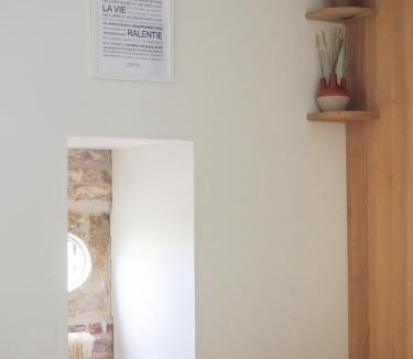 Saint-Bonnet-des-Bruyeres House | Maison Pernette, cocon d'évasion avec bain nordique