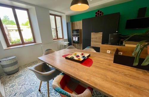 Verdun House | Maison "L'oeil du Prince" - Verdun Centre - Terrasse - Wifi - 7 couchages - 10 personnes - Garage Vélo et moto - Géré par PrestaZen'Services