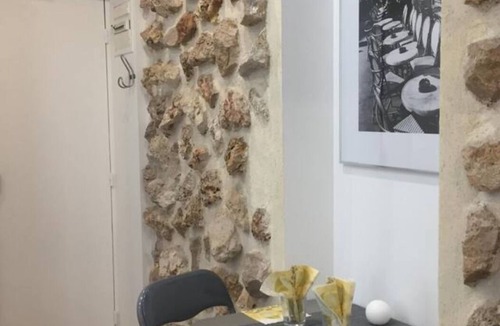 Bonne-Nouvelle Bed & Breakfast | MAISON LE BAC APT. 204A