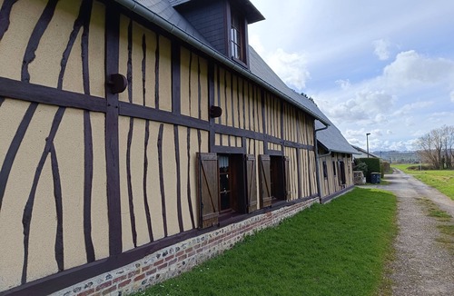 Mesnil-Val House | Maison Normande Spacieuse en Bord de mer et Forêt