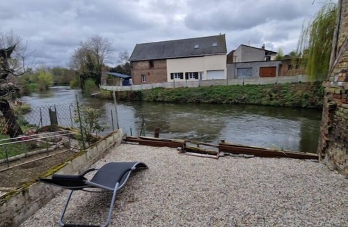 Picquigny House | Maison Picquigny Avec Cour Donnant sur la Somme