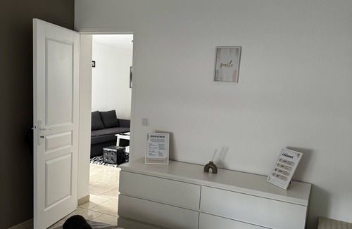 Tremblay-en-France House | Maison Proches Commerces et Transports
