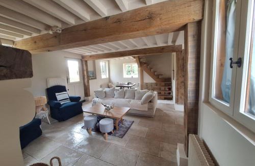 Saint-Samson-de-la-Roque House | Maison rénovée - jacuzzi et cheminée