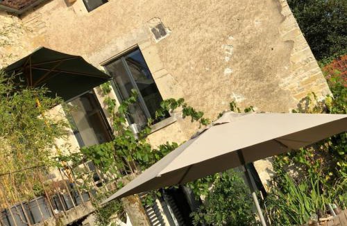 Annay-sur-Serein House | Maison rivière très calme près de Chablis et Noyers sur serein chez un céramiste designer