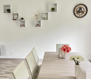 Crevecur-le-Grand Villa | Maison spacieuse de Lila avec 3 places de parkings