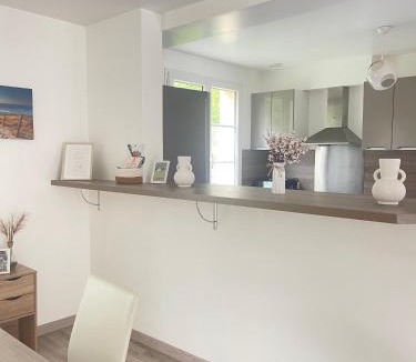 Crevecur-le-Grand Villa | Maison spacieuse de Lila avec 3 places de parkings