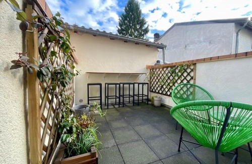 Verdun House | Maison Verdun Centre - Terrasse - Wifi - 8 personnes - Géré Par PrestaZen'Services