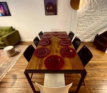 Verdun House | Maison Verdun Centre - Terrasse - Wifi - 8 personnes - Géré Par PrestaZen'Services