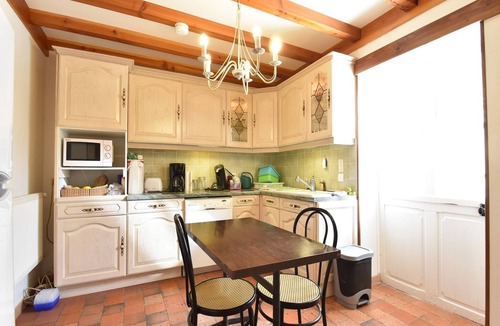 Martigny-le-Comte House | Mansion in Martigny with Heated Pool & Vineyards