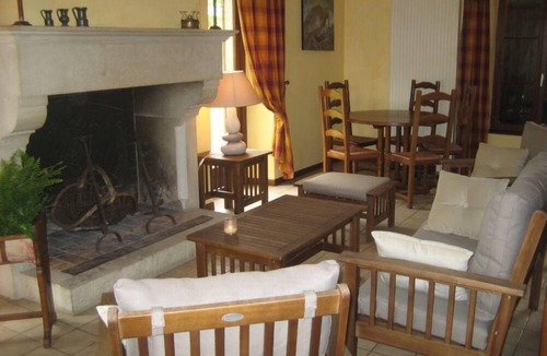 Pecy House | Mansion - Pécy