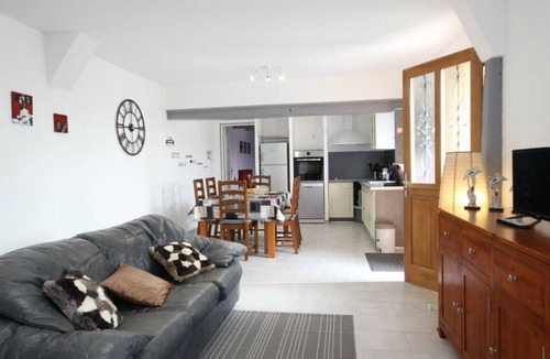Mauquenchy House | Mauquenchy Inn, 2 bedrooms, sleeps 4