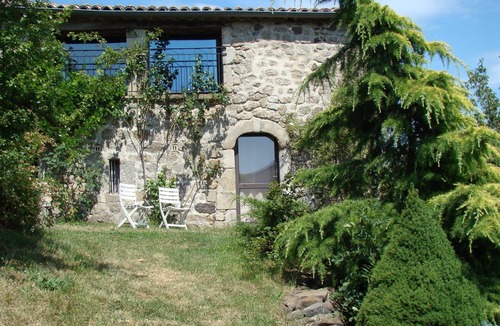 Pourcheres Cottage | Meublé de 4 à 14 personnes. Aire extérieur privée 300 m². Piscine commune.