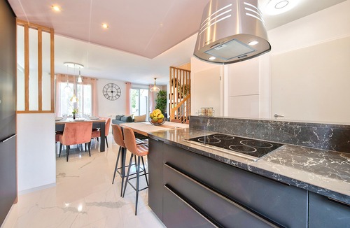 Villeneuve-le-Comte House | MickeyRelax House spa, sauna, children playground, parking next Disneyland Paris