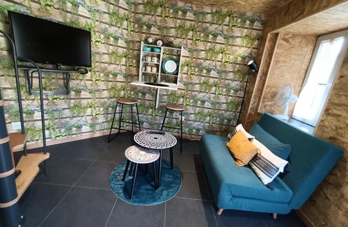 Toury Apartment | Mini House in Beauce