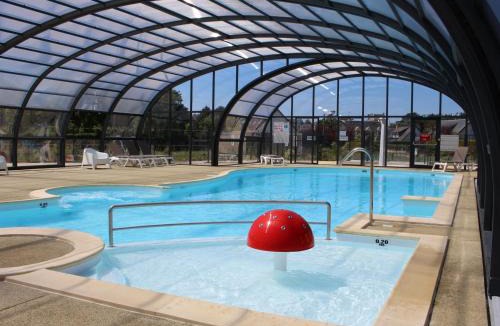 Jullouville-les-Pins House | Mobil-home Confort 2 chambres, Piscine chauffée, 200 m de la plage, Parking et Wi-Fi inclus - FR-1-361A-77