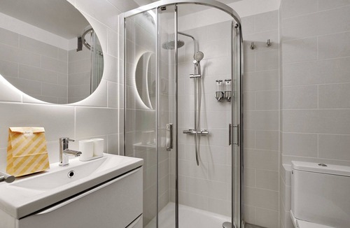 Meudon-la-Foret Apartment | Modern "green Suites" Residence - Meudon/velizy