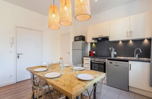 Marcq-en-Baroeul Apartment | Modern, quiet 3-bedroom apartment with parking