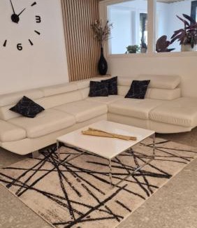 Le Thillay Apartment | Moderne F3 - 10 min aeroport CDG - Paris - Parc Astérix - Disneyland Paris - Tour Eiffel - Champs Elysée - 15 min Parc des expositions Villepinte - 10 min Le Bourget - 5 min du Golf international de Roissy- JO 2024