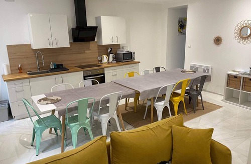 Montbard House | Montbard 3 Logements Pour Groupe 15 Personnes Maxi