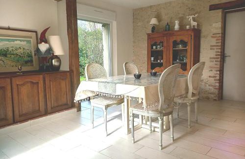 Chevillon-sur-Huillard House | Moulin en bord de rivière - logement entier