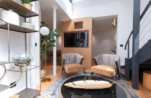Porte-Saint-Martin Apartment | My Veranda - Spacious Loft with 4 Bedrooms and 3 Bathrooms - Near République and Le Marais