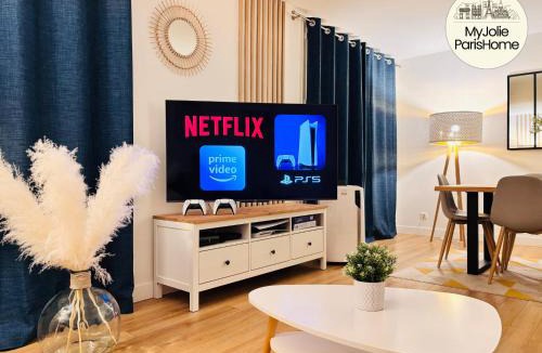 Quartier de Javel Apartment | MyJolieParisHome - King size bed, Balcony, Free parking x2