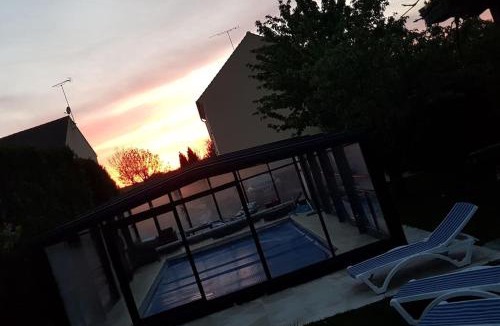 Jagny House | Nalan Johannisien, Maison piscine chauffée-Spa, Paris CDG-Disney