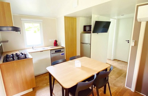 Gouvieux House | New 4-bedroom mobile home with beautiful terrace, just a stone's throw from Chantilly!
