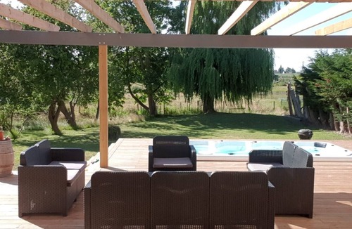 Frethun House | NEW: Beautiful family house with large jacuzzi 10min from the sea