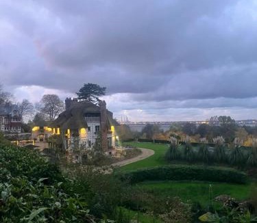 Honfleur House | New Cottage & spa de nage Guesthouse