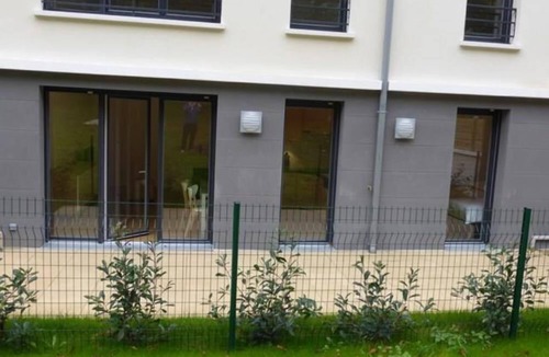 Saint-Cyr-l'Ecole Apartment | Newly furnished and ideally located between Versailles St Quentin en Yvelines