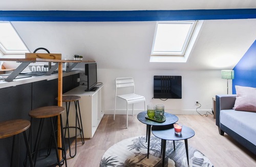 Fives Apartment | Nice and cosy studio at the foot of the metro in Lille Fives - Welkeys