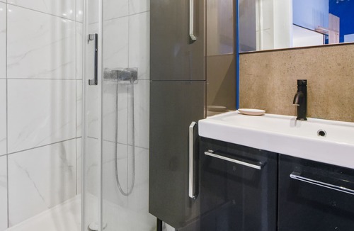 Fives Apartment | Nice and cosy studio at the foot of the metro in Lille Fives - Welkeys