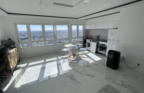 Gare Apartment | Nice Apartment with amazing view of Paris +Parking