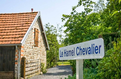Sourdeval-les-Bois House | Norman house surrounded by nature
