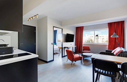 Combat Apartment | North Paris Suite
