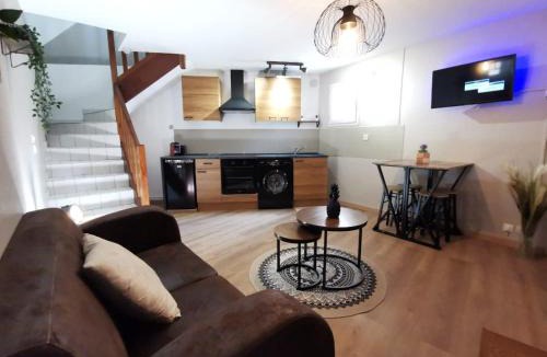 Breuillet Apartment | NOUVEAU : Rustik'House - À 2 pas de la Gare RER C