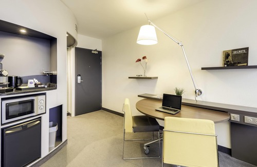 Roissy-en-France Hotel | Novotel Suites Paris CDG Airport Villepinte