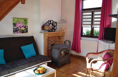 Arques House | On a riverbank just a few minutes from the city center, this charming vacation home opens its doors