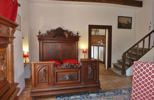 Chateau-sur-Allier House | Outbuilding of a listed 16th-century château