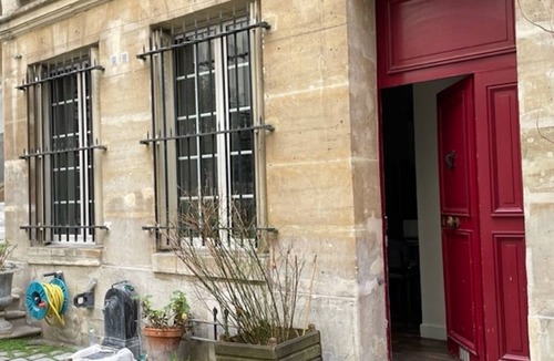 Quartier Sainte-Avoye Apartment | Paris, Le Marais - Rambuteau metro station